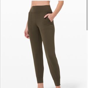 Lulu Align Joggers 28”